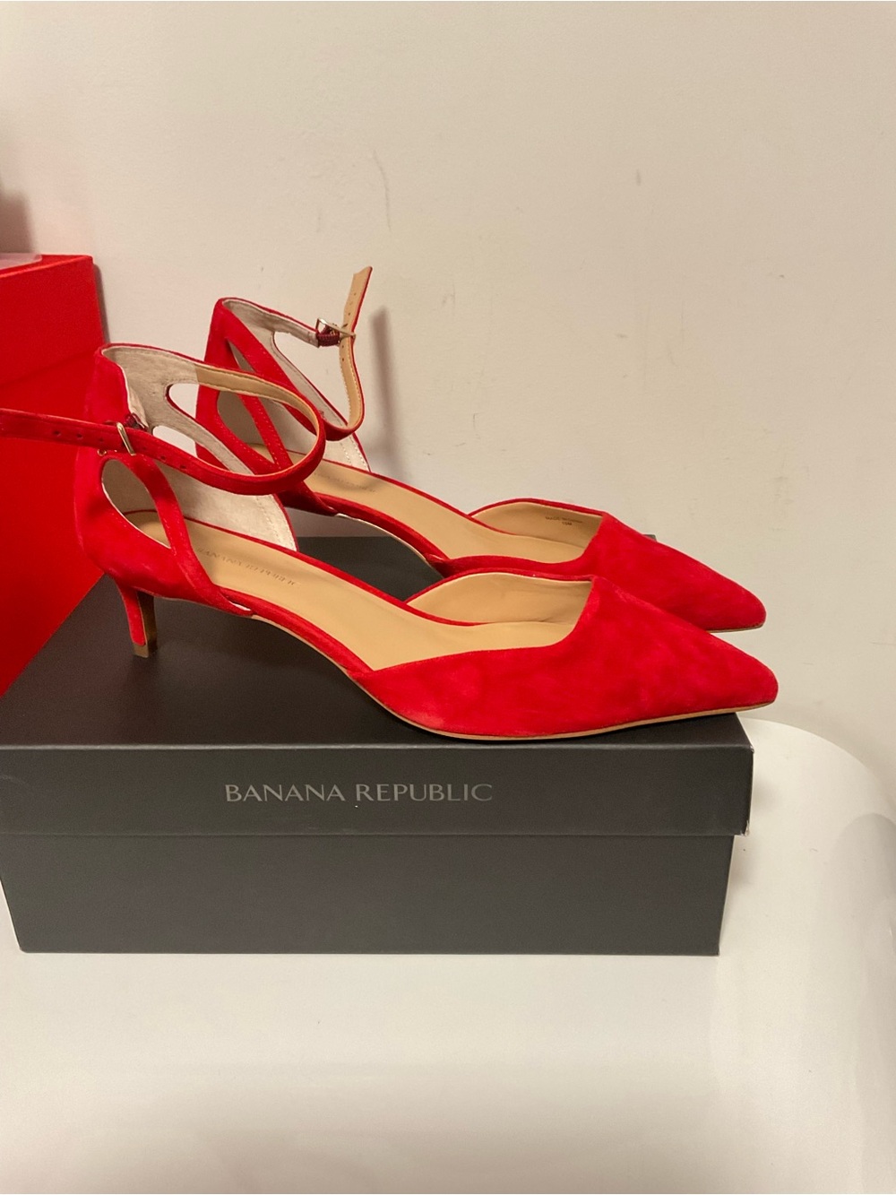 Banana Republic Red Suede Pointed-Toe Ankle-Strap Kitten Heels Size 10